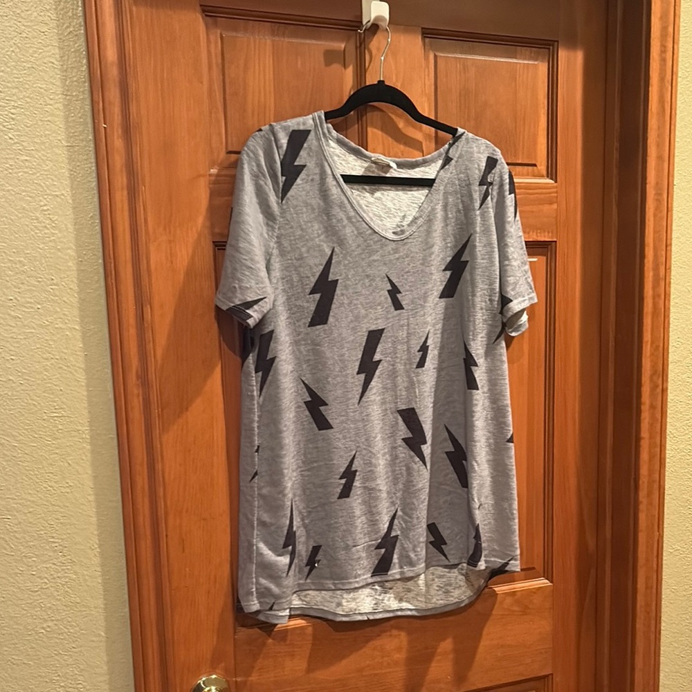 Bibi Gray And Black Patterned Tee - image 1